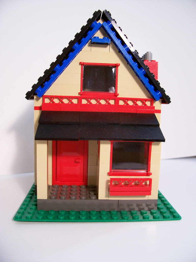 05_steep_roof_house.jpg