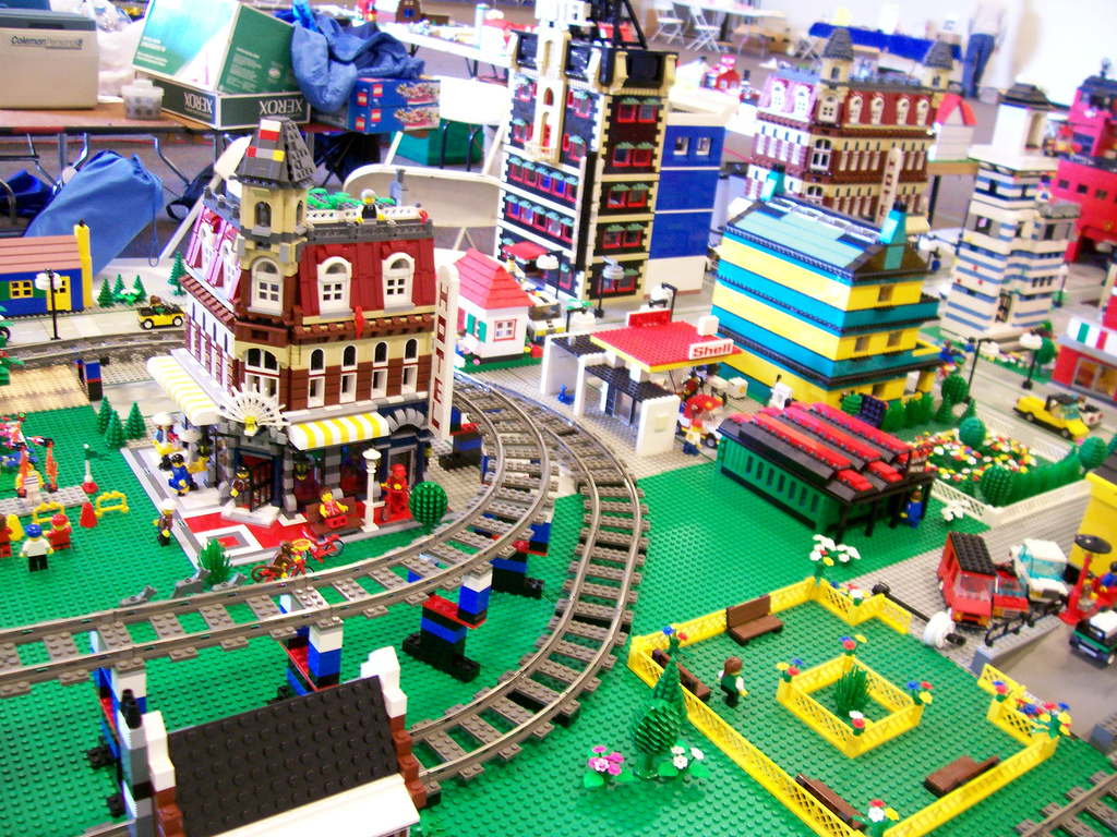 16_downtown_figure_eight_land.jpg