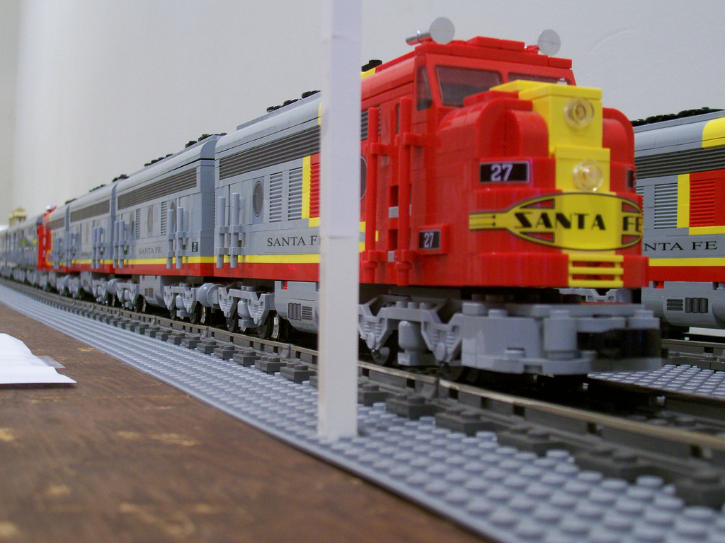 42_santa_fe_engines_1.jpg