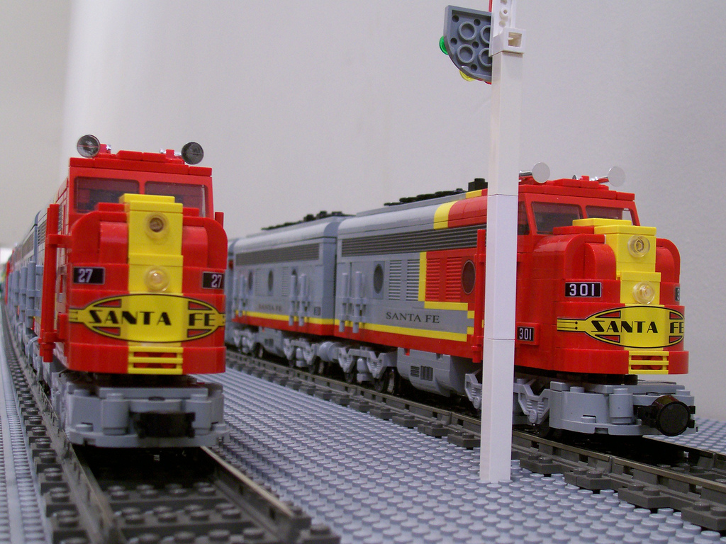 43_santa_fe_engines_2.jpg