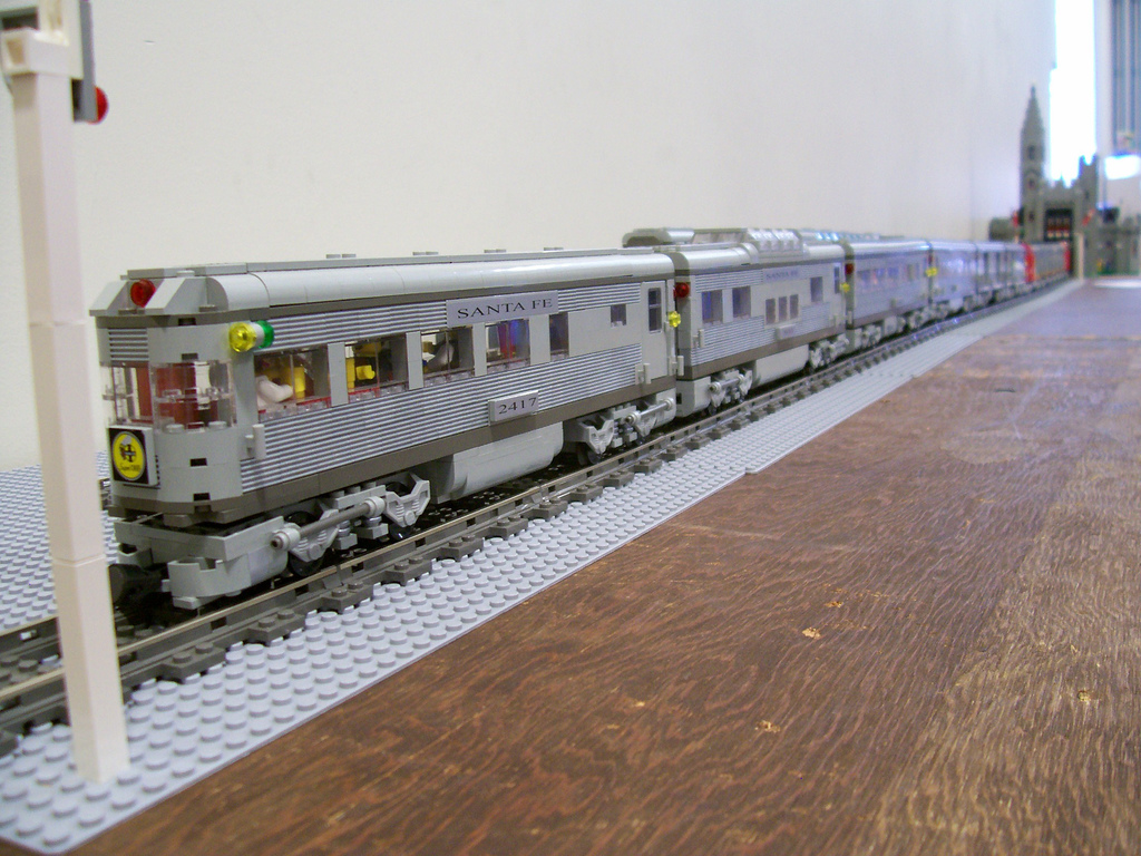 44_santa_fe_train_cars.jpg
