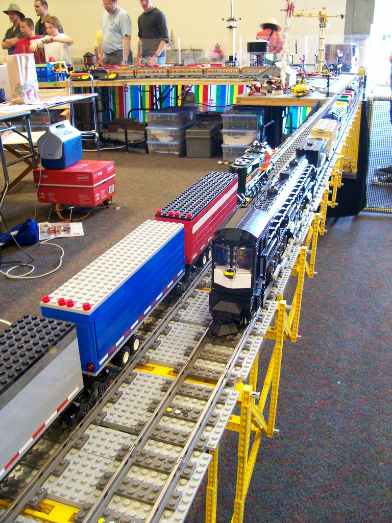 49_trains_on_the_bridge.jpg