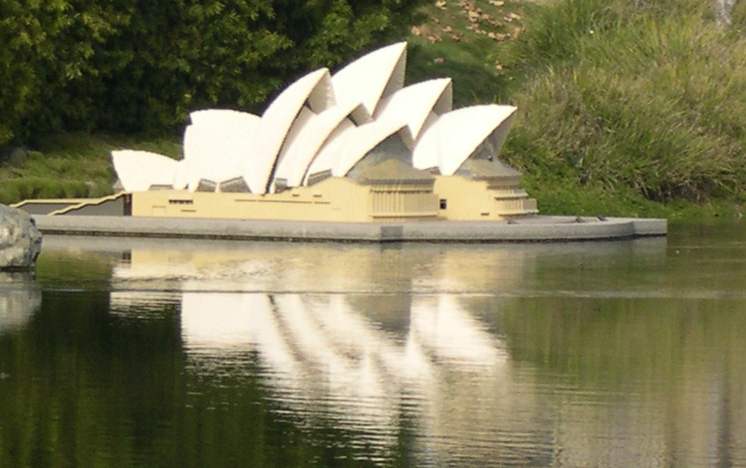 sydneyoperahouse.jpg
