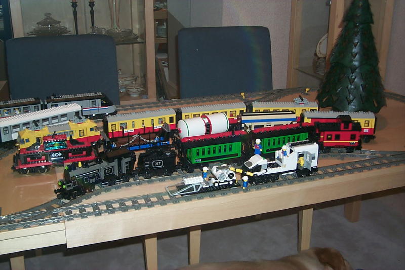 xmas_train_yard.jpg