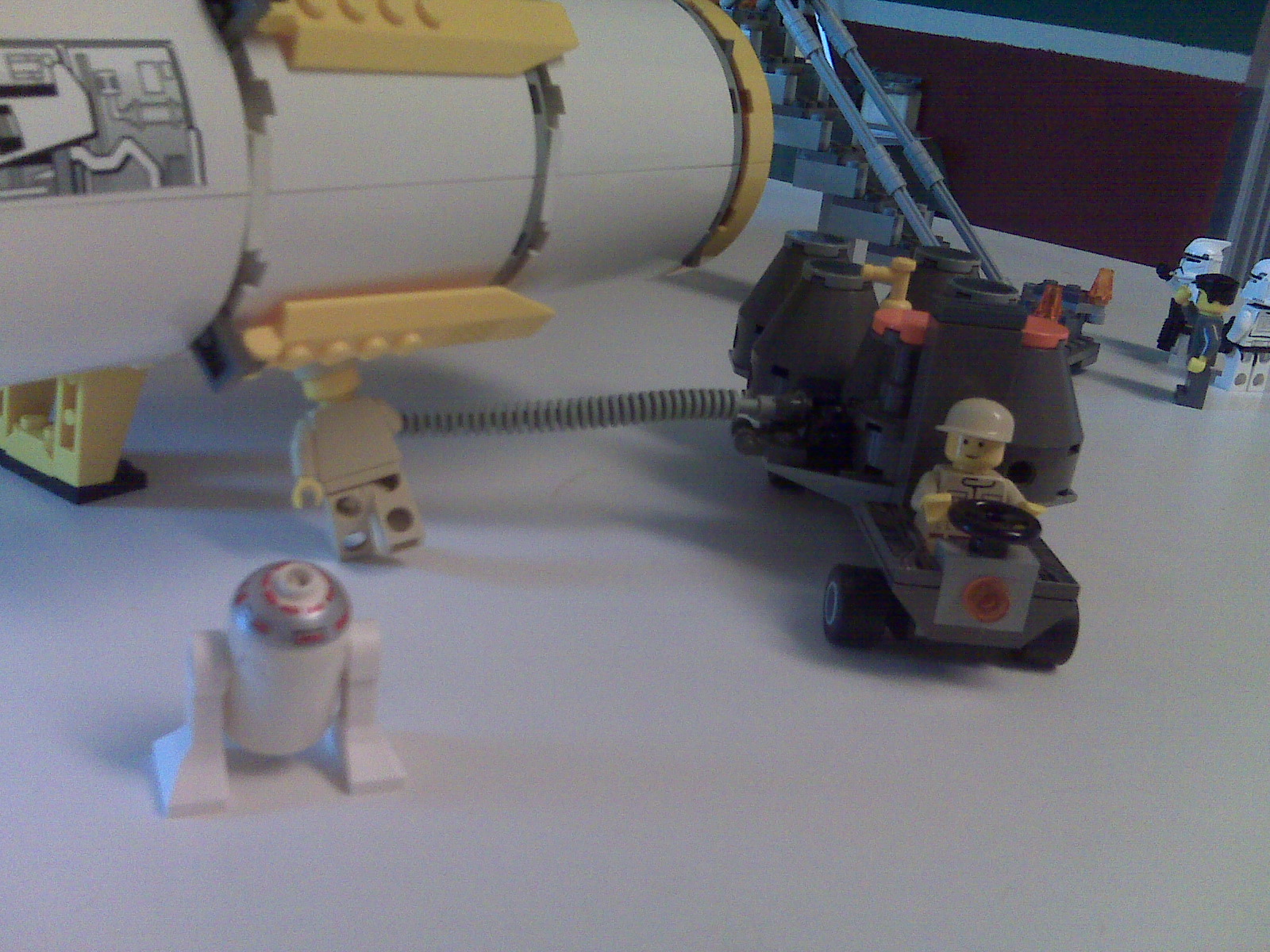 republic_y-wing_fueling_up..jpg
