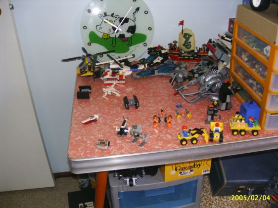 lego_table.jpg