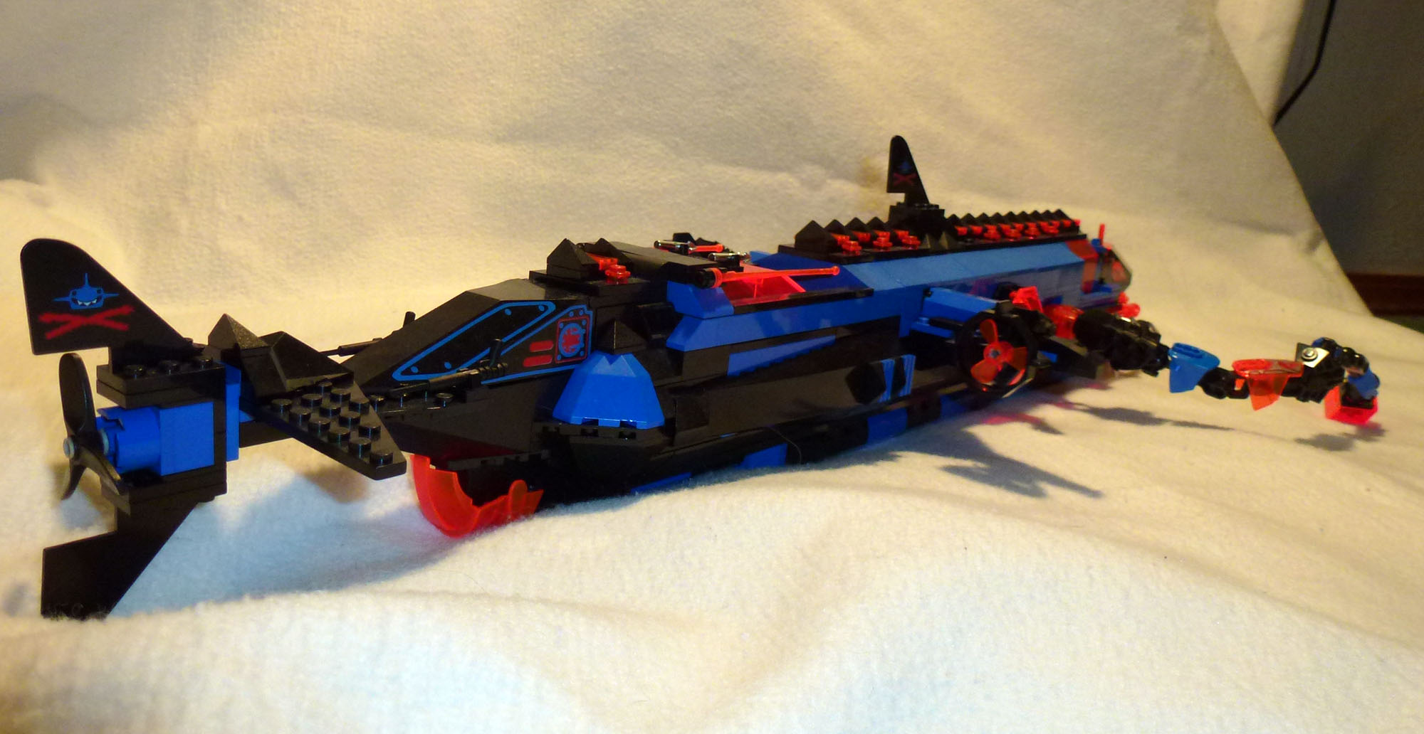 aquashark03.jpg