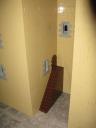 06_left_door.jpg