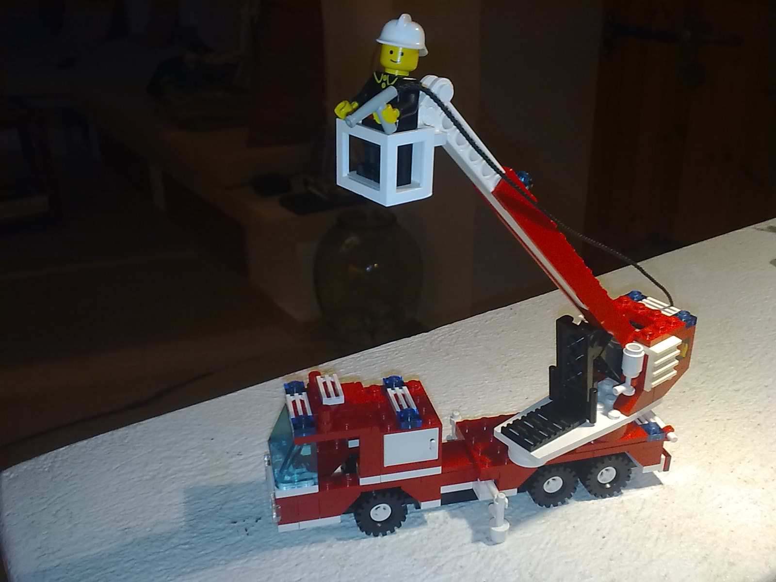 05f_moc_-_lego_6358_fire_truck.jpg