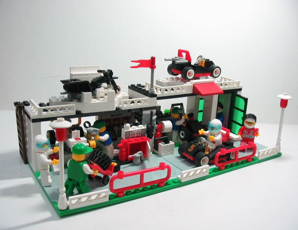mini_racers_garage19.jpg