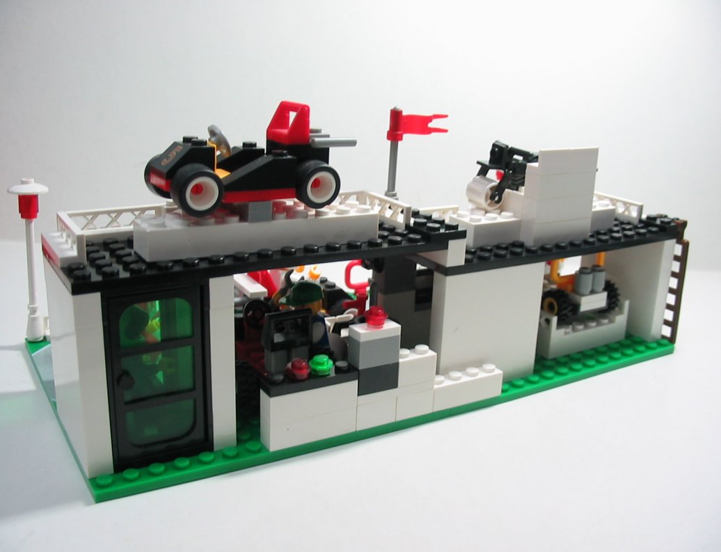 mini_racers_garage21.jpg