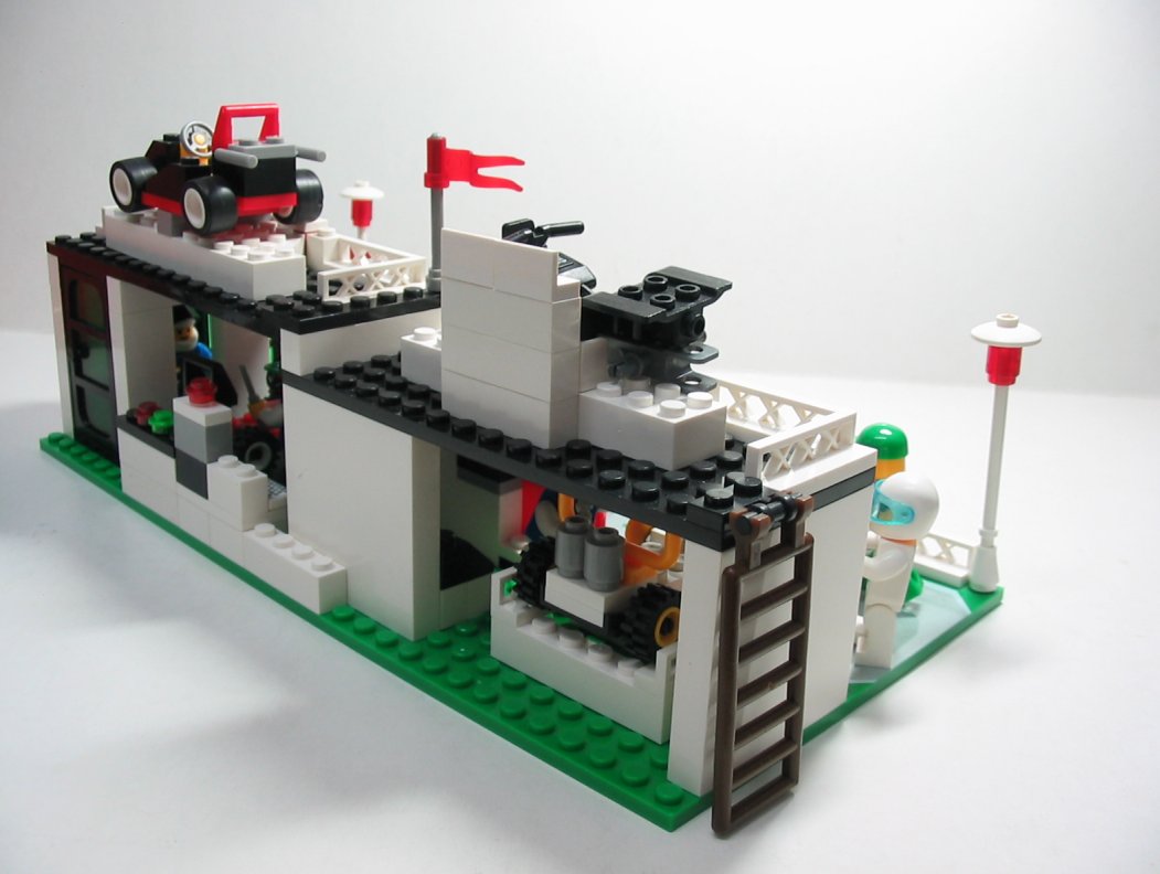 mini_racers_garage23.jpg