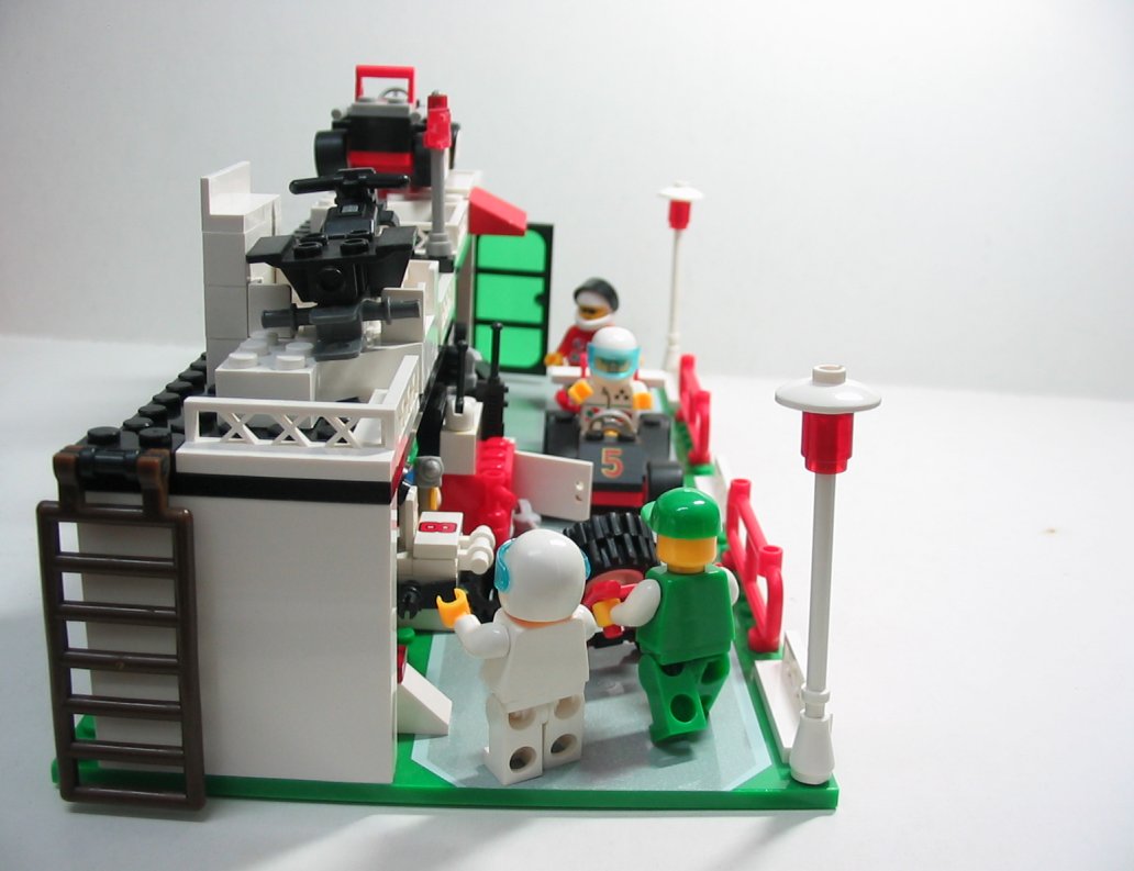 mini_racers_garage24.jpg