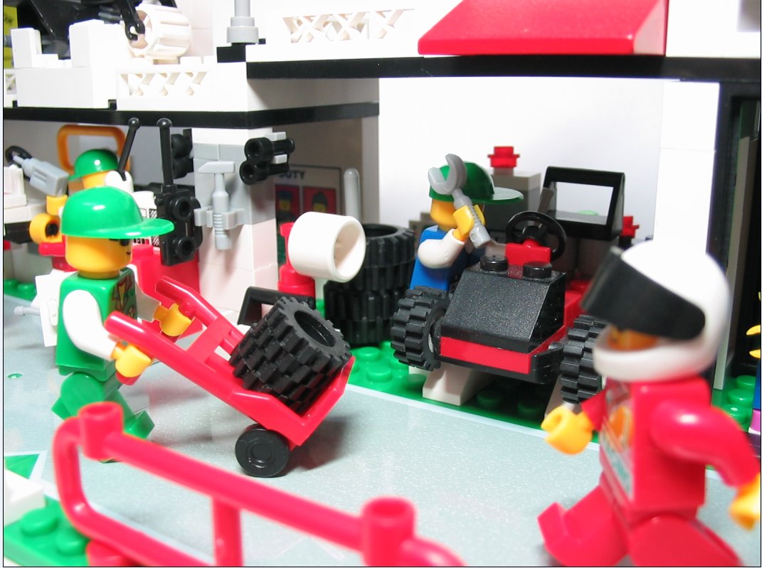 mini_racers_garage7.jpg