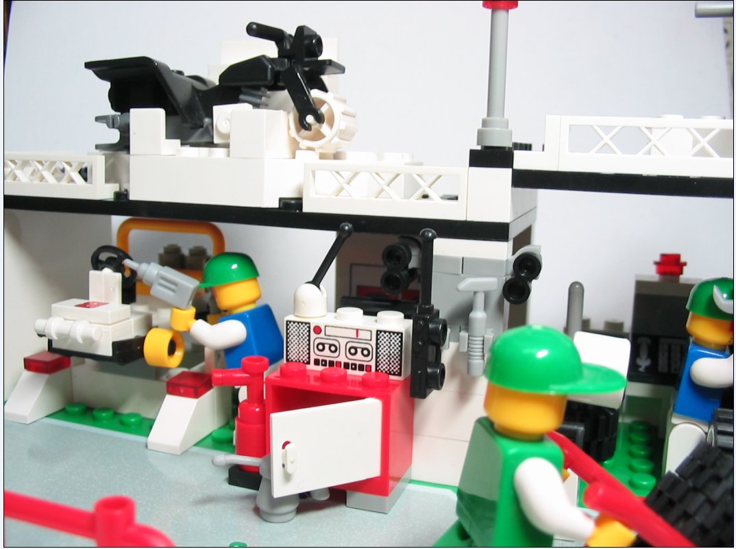 mini_racers_garage8.jpg