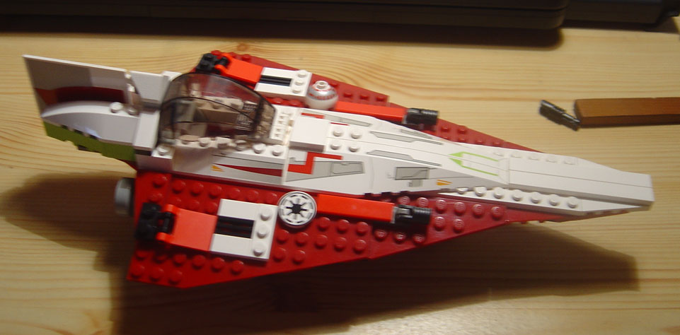 1_jedi_starfighter.jpg