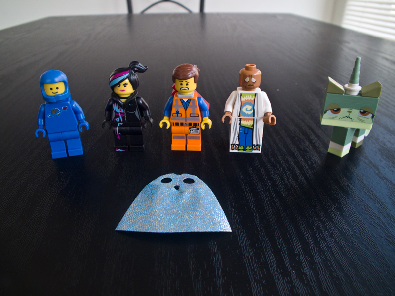 26_minifigs_back.jpg