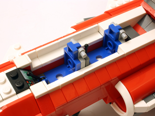 5892_1_cockpitdetail_640.jpg