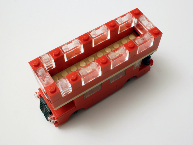 bus_build4_640.jpg