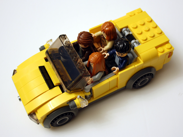 yellowcar_high2_640.jpg