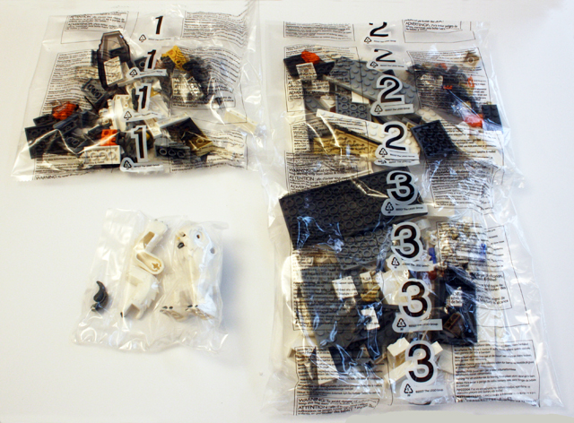 8089_contents_bags_640.jpg