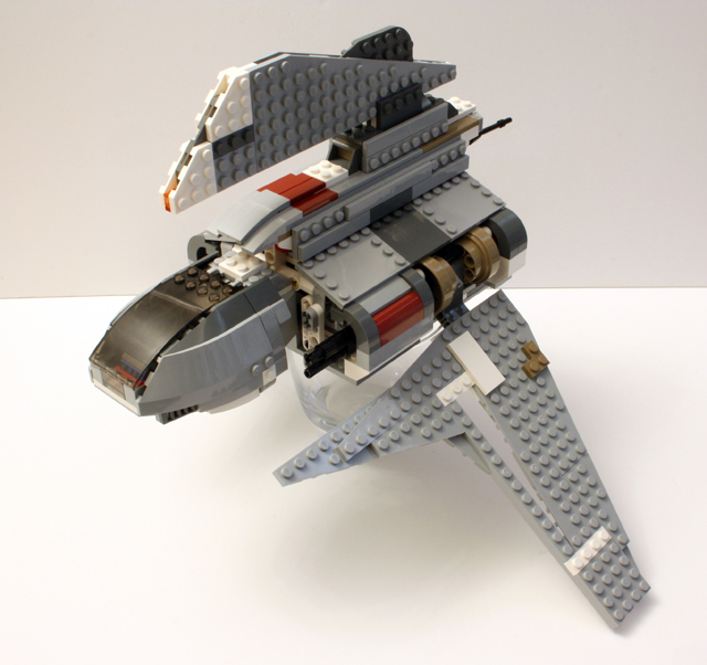 8096_complete_sidehighflying_640.jpg
