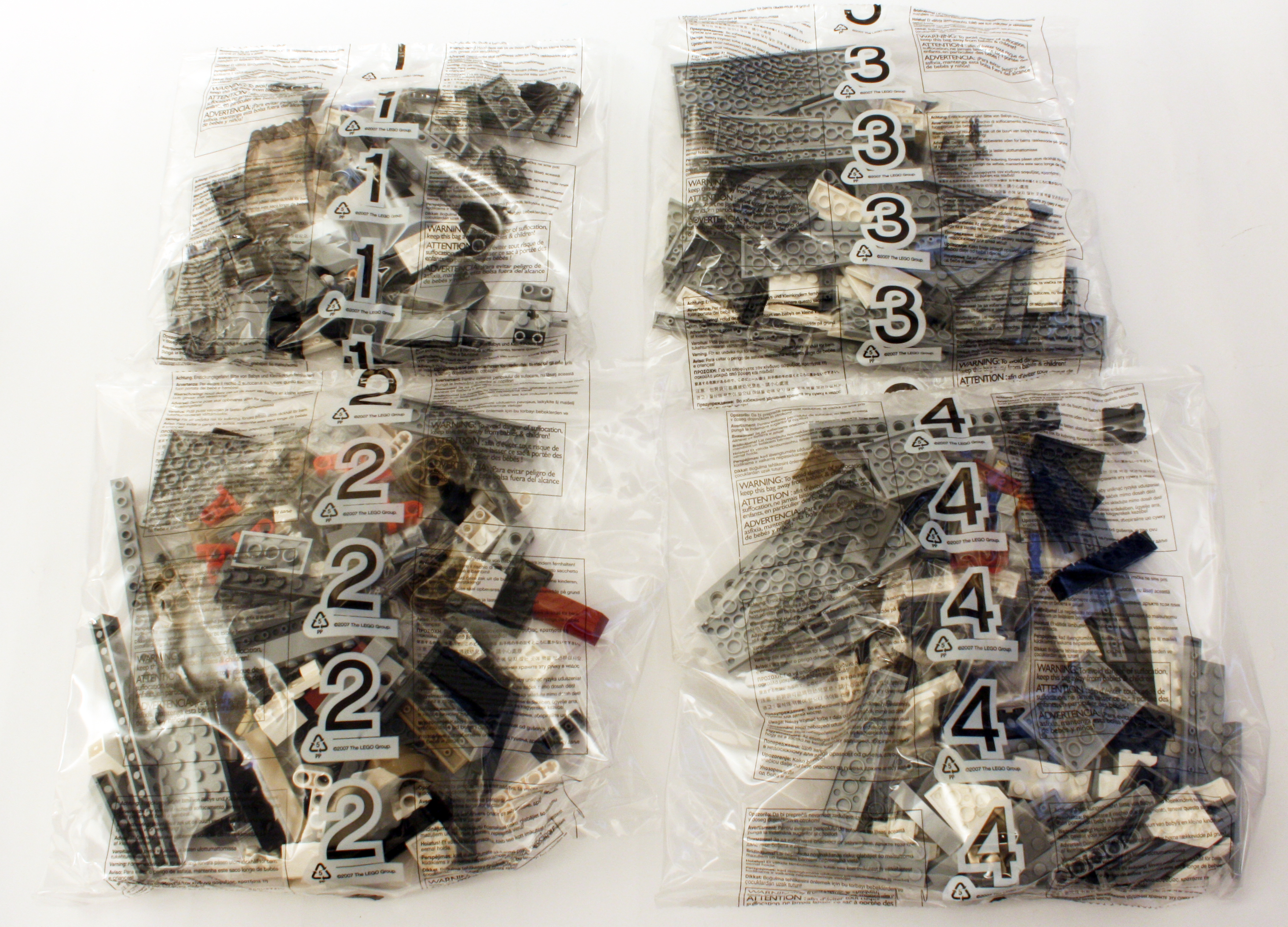 8096_contents_bags.jpg
