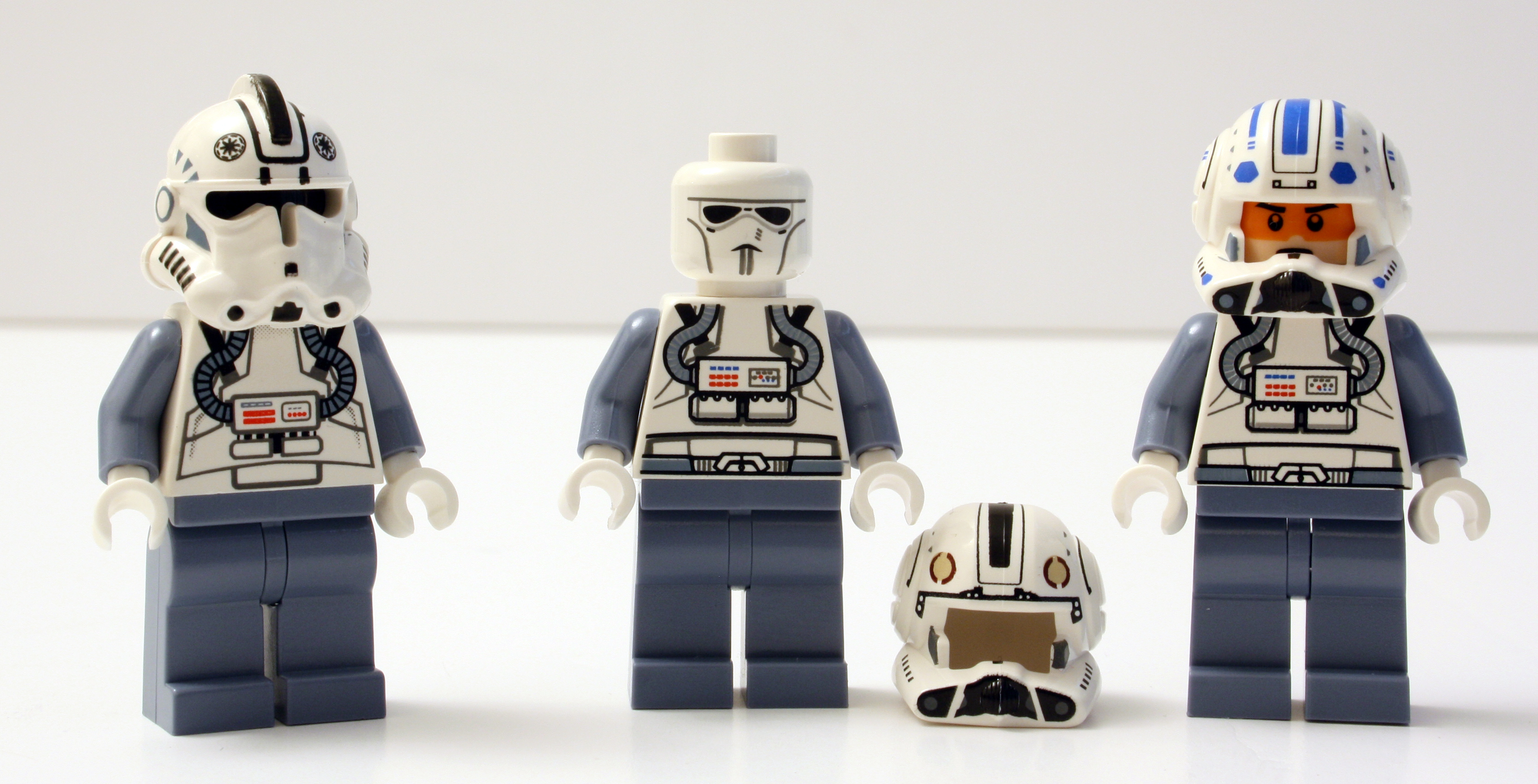 8096_figs_pilotface.jpg