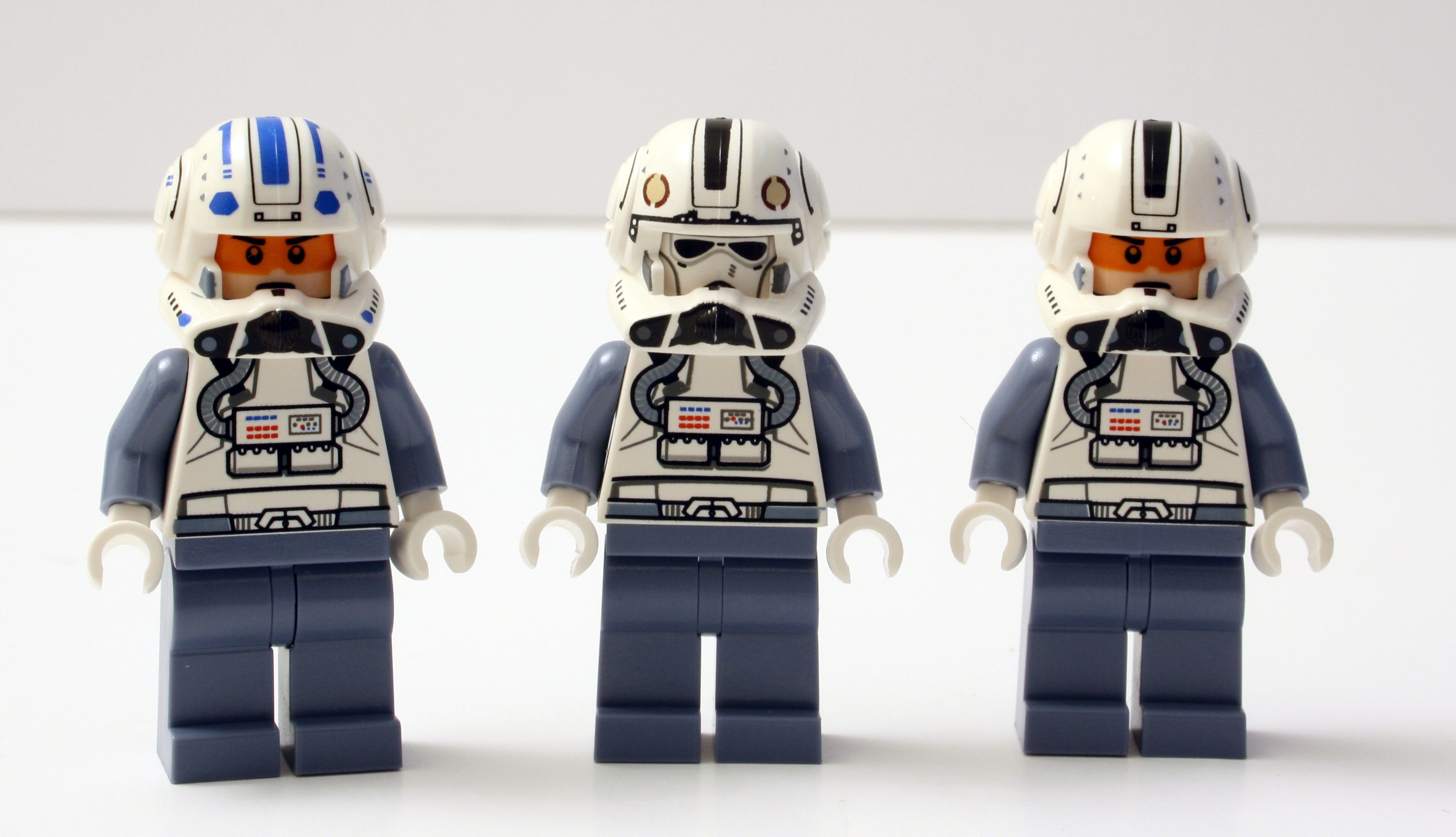 8096_figs_pilothelmet.jpg