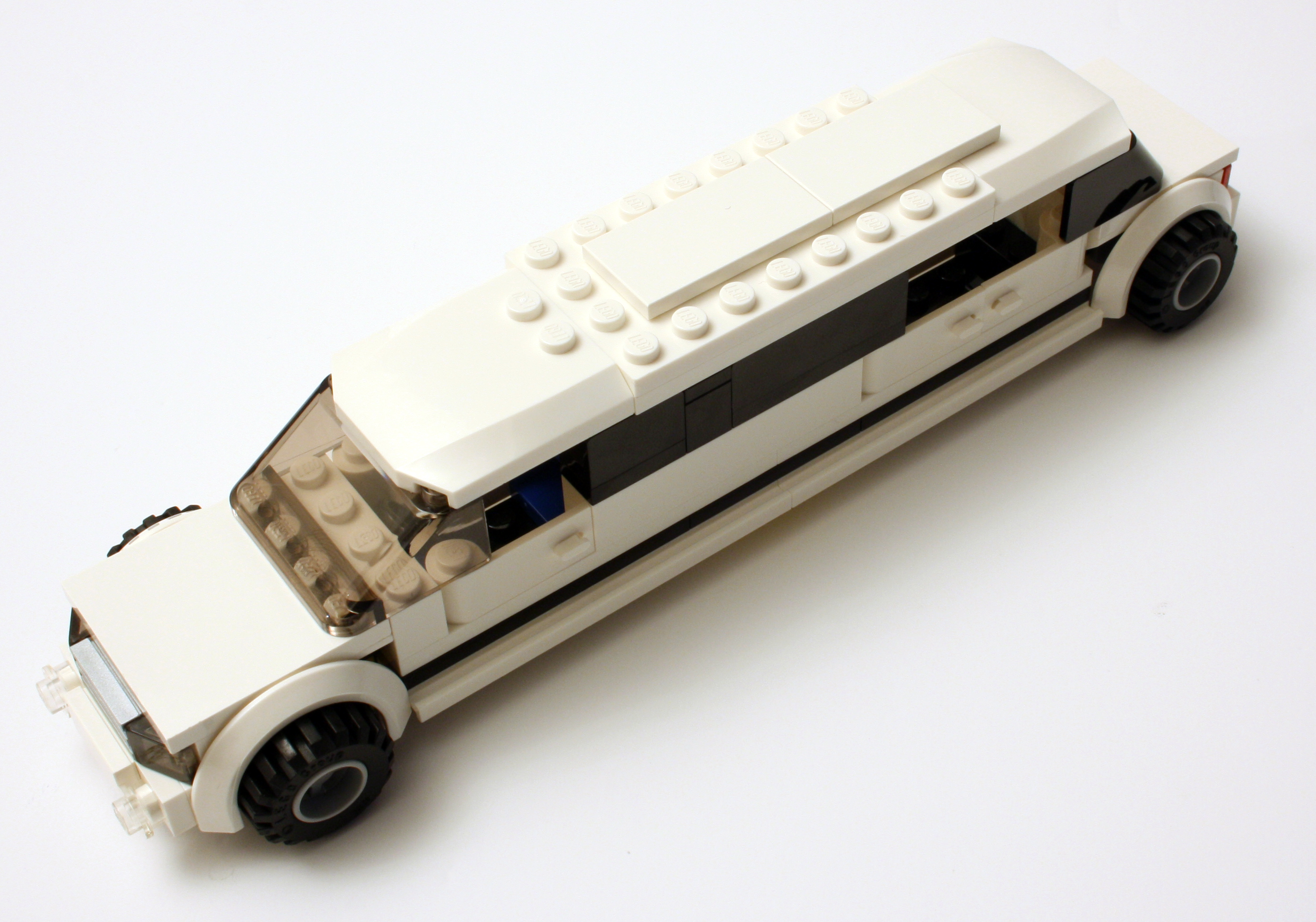 3222_car_highoblique.jpg