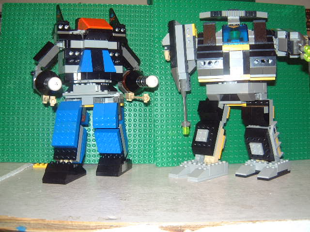 2mechs.jpg