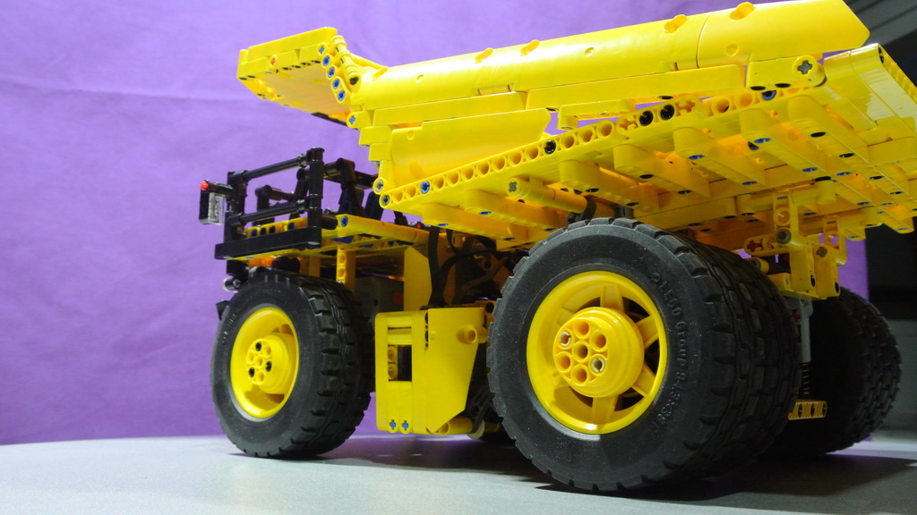 caterpillar797f_011.jpg