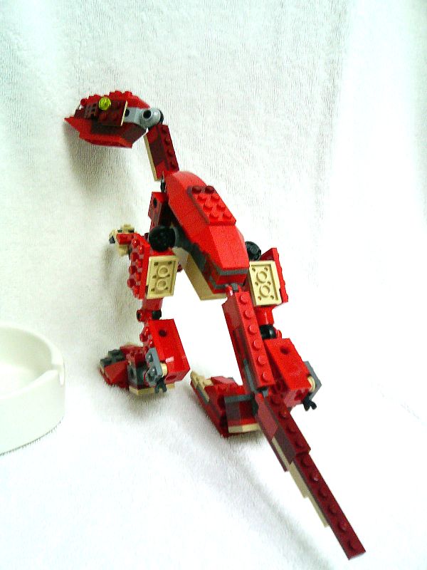 4892_004_010_neovenator.jpg