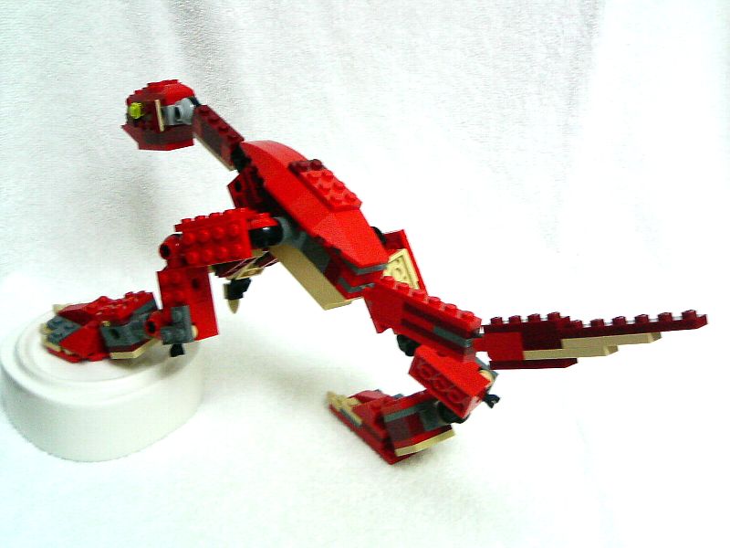 4892_004_017_neovenator.jpg