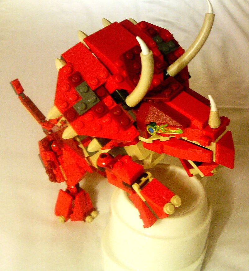 4892_001_008_triceratops.jpg