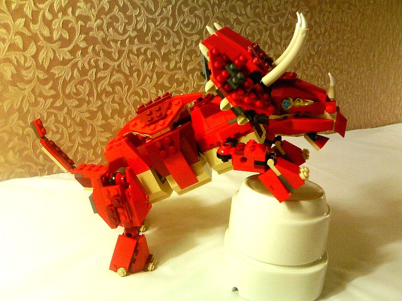 4892_001_011_triceratops.jpg