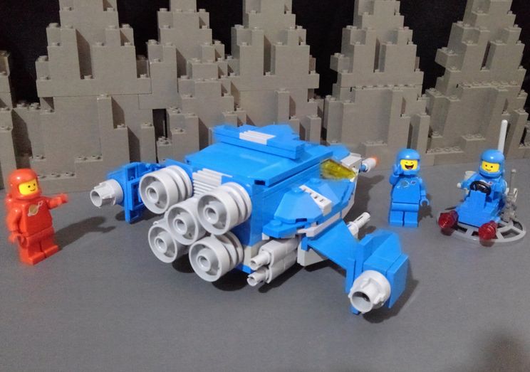 01spaceship.jpg