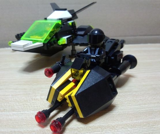 03blacktron-bike.jpg