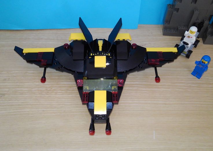 01blacktron-fighter.jpg