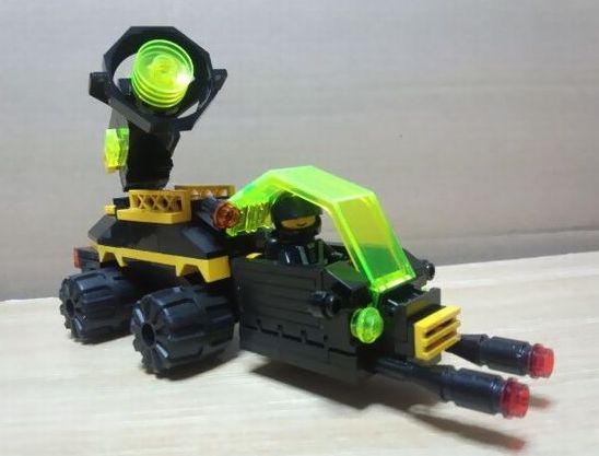 01blacktroncar.jpg