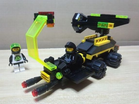 03blacktroncar.jpg
