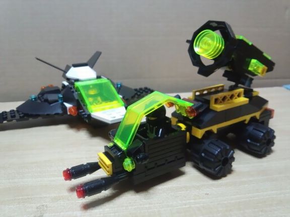 04blacktron.jpg
