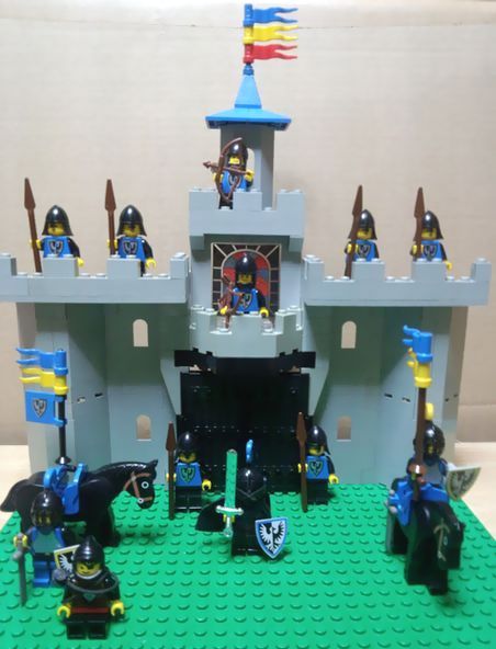 2blackfalconcastle.jpg