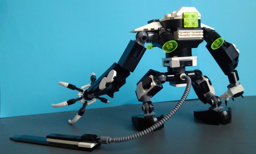 01blactron-mech.jpg