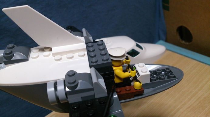 05plane-robo.jpg
