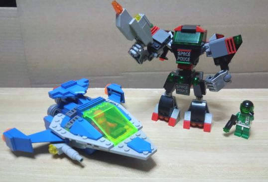 05spacepolice2.jpg