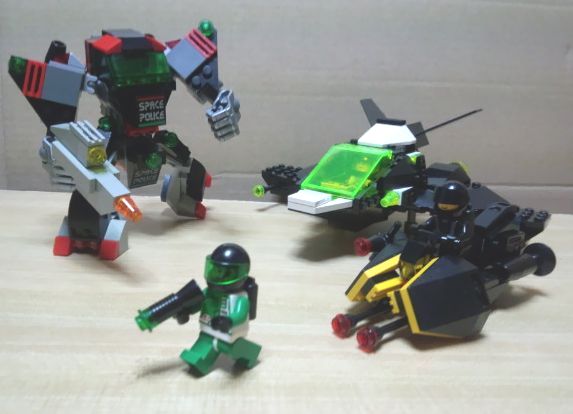 06spacepolice2.jpg