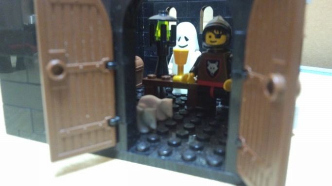 wolfpack-house7.jpg