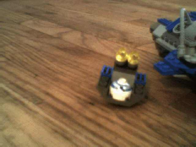 droid-in-ship-new.jpg