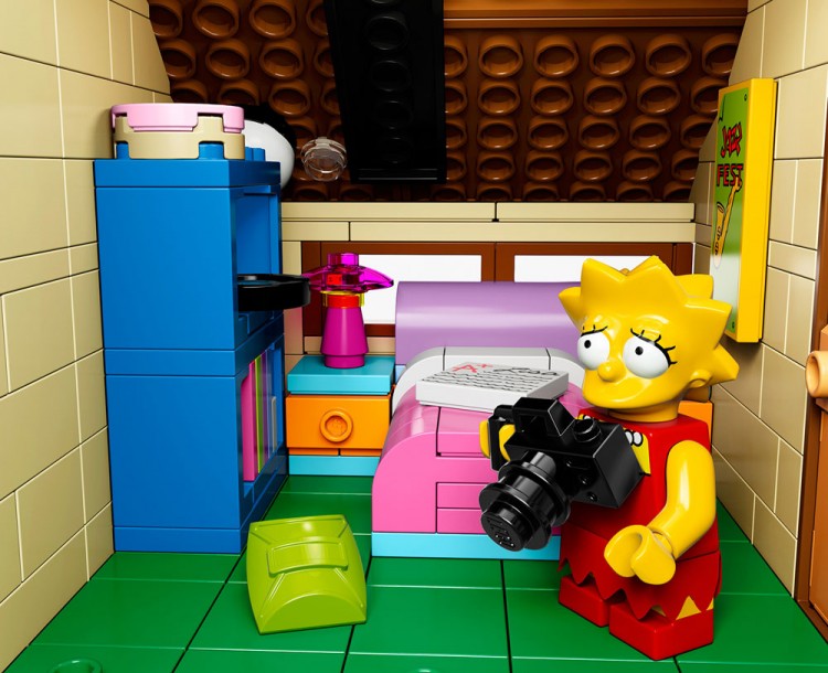lego-simpsons-house-set-14616-750x610.jpg